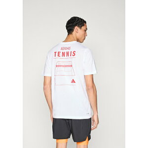 �A�f�B�_�X �����Y �J�b�g�\�[ �g�b�v�X TENNIS GRAPHIC TEE - Sports T-shirt - white/pure ruby