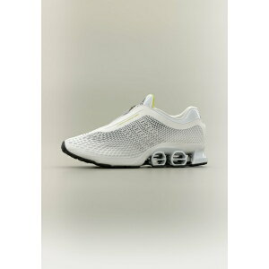 �A�f�B�_�X�I���W�i���X �����Y �X�j�[�J�[ �V���[�Y MEGARIDE S2 UNISEX - Trainers - crystal white/semi solar yellow