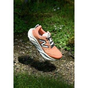 j[oX fB[X tBbglX X|[c FRESH FOAM X HIERRO V9 - Trail running shoes - dried orange