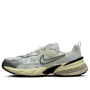 Nike �i�C�L �����Y �X�j�[�J�[ �yNike V2K Run 'Summit White Metallic Silver' HJ4497-100�z �T�C�Y US_5(23.0cm)