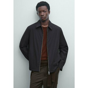 }bV hDbeB Y WPbgu] AE^[ LIGHTWEIGHT WATER-REPELLENT - Light jacket - dark blue