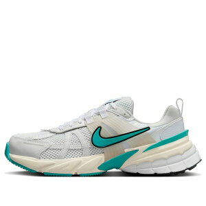 Nike �i�C�L ���f�B�[�X �X�j�[�J�[ �y(WMNS) Nike V2K Run 'White Dusty Cactus' FD0736-105�z �T�C�Y US_W_10.5