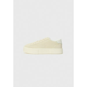 g~[qtBK[ fB[X Xj[J[ V[Y TJW FLATFORM - Trainers - newsprint