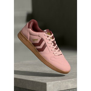 q fB[X ejX X|[c HANDBALL PERFEKT - Handball shoes - sun kissed coral