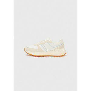 g~[qtBK[ fB[X Xj[J[ V[Y CLEATED RUNNER - Trainers - ecru