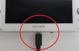 PS Vita (PCH-2000) [dRlN^[̔jC