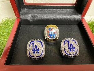 i 2024N MLBj㏉ MLB 2024 P[X JĕE 3_ A WORLD CHAMPIONS 50-50 w wԍ17 hW[X `sI O vJ [h Dw `sI