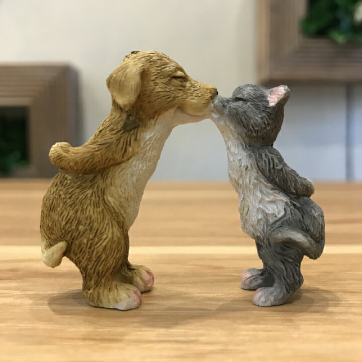 楽天市場 可愛いミニシリーズ 犬と猫の置物キスをする犬と猫 アトリエコヤマ楽天市場店