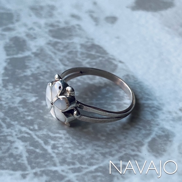 ナバホ族 シェル リング インディアンジュエリー シルバー925 Navajo shell 中古 ring #10 Indian jewelry 花 レディース ギフト nvj フラワー 民族 あすつく プレゼント 指輪 送料無料 女性 シンプル 天然石