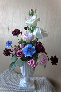 フェミクラ クラッシック ローズフラワーアレンジ 造花 アーティフィシャルフラワー インテリア 贈り物 ギフト お祝い プレゼント エレガント クラッシック ピンク バラ トルコキキョウ ヤ