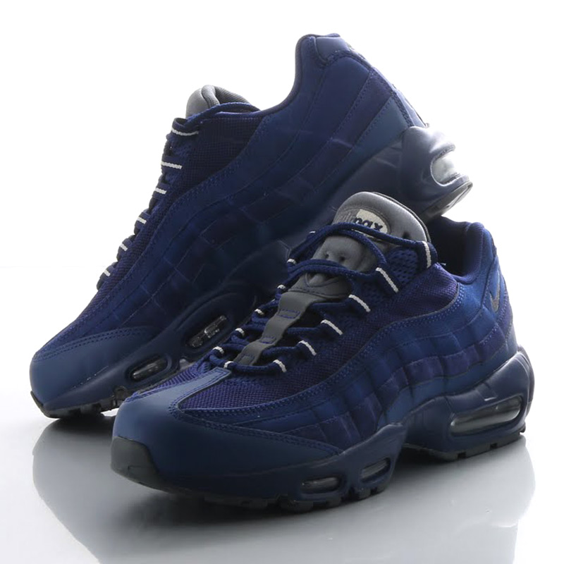 black and baby blue air max 95