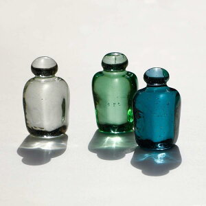 A^VF ĐKX y[p[EFCg attache Recycled Glass Paper Weight nC^Ch@HIGHTIDE