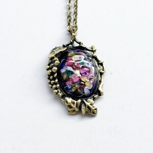 アクセサリー 七宝焼 七宝焼き 金古美ペンダント ぶどう彫金枠がゴージャス 工芸 銀箔散らし 重ね焼き あとりえしっぽう 一点モノ メイドインジャパン 価格5500円〔税込) 化粧箱付き 送料