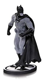 【中古】【輸入品・未使用】DC Collectibles Batman Black and White Batman Statue [並行輸入品]