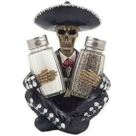 【中古】【輸入品・未使用】Dia de Los Muertos Mariachi Skeleton Salt and Pepper Shaker Set with Decorative Figurine Holder for Day of the Dead Mexican Festival De
