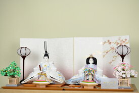 雛人形 左京 田村芙紗彦 親王飾り 京十番 遠山に縹牡丹と小桜 平台 75cm 四曲屏風 本仕立和紙ピンク暈し桜空 平飾り ひな人形 シンプル おしゃれ モダン