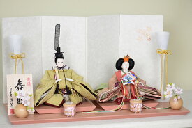 平安道翠 雛人形 正絹着尺刺繍 舞大芥子親王 四曲屏風 本仕立和紙桜 平台桜塗 No.23164 親王飾り 平飾り ひな人形 シンプル コンパクト おしゃれ モダン [間口50cm]