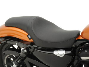 PREDATOR �V�[�g�F2010�`22�N�X�|�[�c�X�^�[/SMOOTH