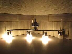 【中古】　シーリングスポットライト　シルバー×ホワイト　4灯　　　　　照明器具　天井照明　可動式　4連　ランプ　照明　ユーワ