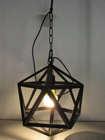 【中古】　スチール製　LEDペンダントライト　ブラック　多面体　　　　　吊り下げ照明　照明　ライト　ランプ　電灯　黒