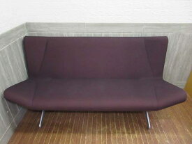 【中古】　カッシーナ　ブーメランソファ　2人掛け　ダークブラウン系　布張り　　　　　Cassina ixc.　BOOMERANG sofa　ソファー　2P　2シーター　こげ茶　　　　　スチール脚　オシャレ　デザイナーズ家具　グエナエル・ニコラ