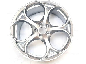 At@I  A~zC[ 1{ A WA 952 GIULIA 156125048