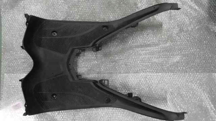 楽天市場】バイクパーツ トリシティ125 SE82J-003xxx の ステップ 