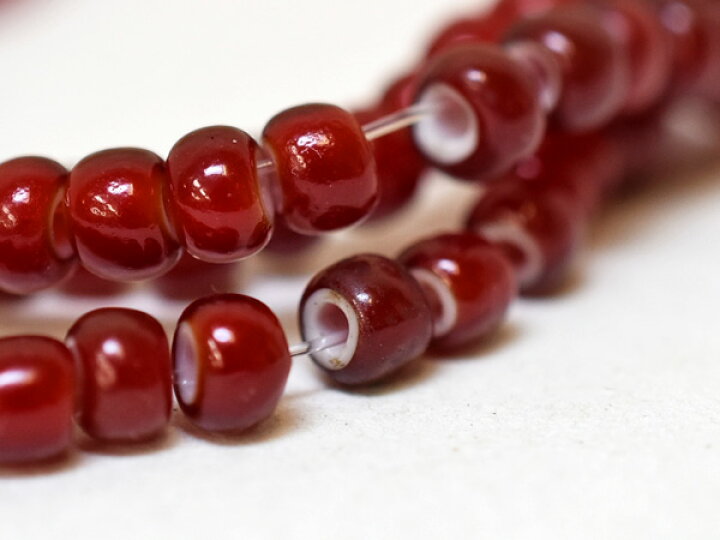 楽天市場】【2306】ANTIQUEホワイトハート血赤含む濃赤中粒ビーズ一連  