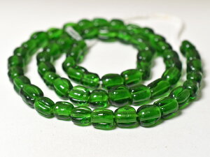 【2507】セミクリアグリーンの筋入中小粒ビーズ一連【とんぼ玉】【アンティークビーズ】【ビーズ】【パーツ】【glassbeads】【beads】【ハンドメイド】【ガラスビーズ】