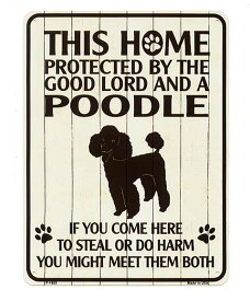 プードル 雑貨 PROTECTED BY THE GOOD LORD AND A POODLE 当店Sサイズ アメリカンブリキ看板 アメリカ アメリカン雑貨 アメリカ雑貨 メタルプレート ペット 犬 動物 ガーデニング 看板 おしゃれ カフェ バー 店舗 インテリア アメリカ製