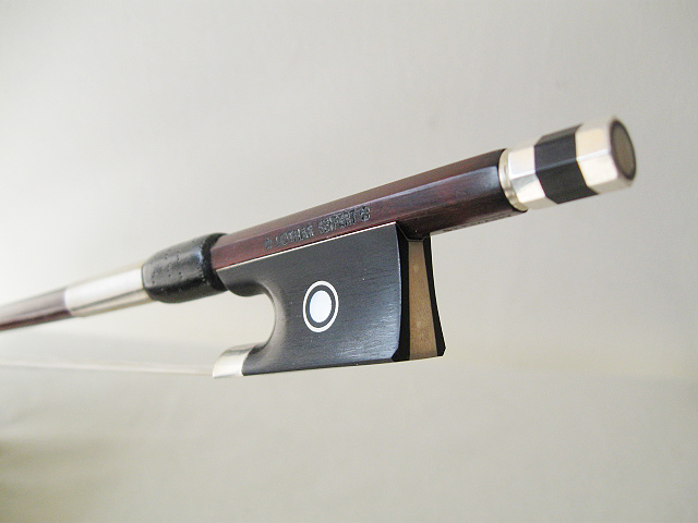 1932年に創設、弓材料は良くシーズニングされたフェルナンブコ 材を使用！  Seifert ザイフェルト   NO.345 LOTHER SEIFERT 4 4サイズ用 バイオリン用弓