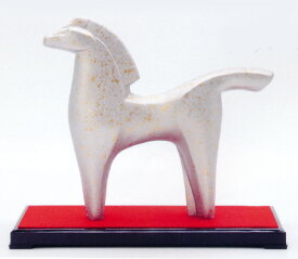 干支置物　午年　馬　置物｜　愛　｜ヨツカワススム作　鉄製　【高岡銅器　置物】2026年　令和8年　午　置物