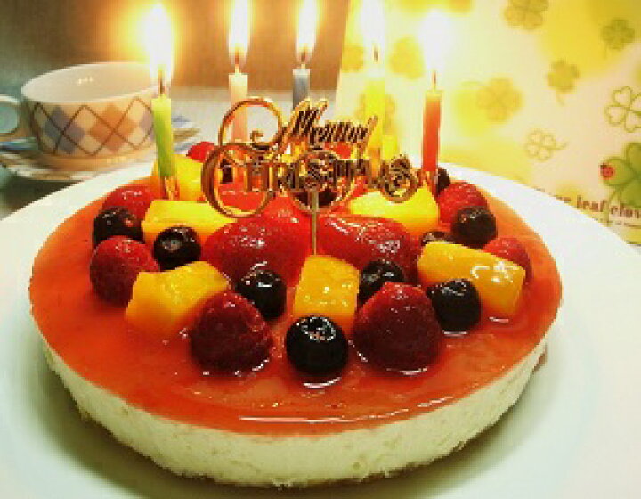 誕生日ケーキ バースデーケーキ 送料無料 <br><br> 季節のフルーツレアチーズケーキ(苺)(キャンドル・プレート付)<br><br>