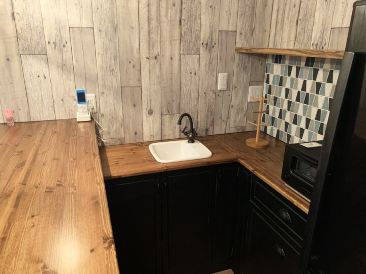 楽天市場 L型 ミニキッチン 洗面台 コーナー カントリー家具 オーダー家具 北欧 無垢 アンティーク 手作り 木製 パイン材 白 混合水栓 おしゃれ オーダー 日本製 リフォーム 新築 カントリー ランドリー収納 タオル収納 バー カウンター 店舗什器 キャンドールインテリア