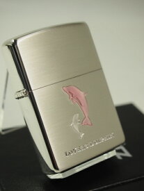 ジッポーライター： Zippo イルカ Lovers Dolphin // ドルフィン // #200 【 シルバー＆ピンクエポ盛り 】 シルバーサテン仕上げ ♪カワイイ!!♪ 【あす楽対応】 【楽ギフ_包装】 【母の日】 【父の日】 【ジッポ】 【ジッポー】 【ライター】 【ダルマヤ】