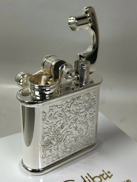 コリブリライター: 日本製 Colibri コリブリ オイルライター 308-0023 唐草 両面加工 Silver アラベスク シルバー ☆お洒落!!☆ 【あす楽対応】 【楽ギフ_包装】 【母の日】 【父の日】 【コリブリ】 【フリント】 【オイル】 【ライター】 【ダルマヤ】 送料 ... Colibri コリブリ オイルライター 唐草