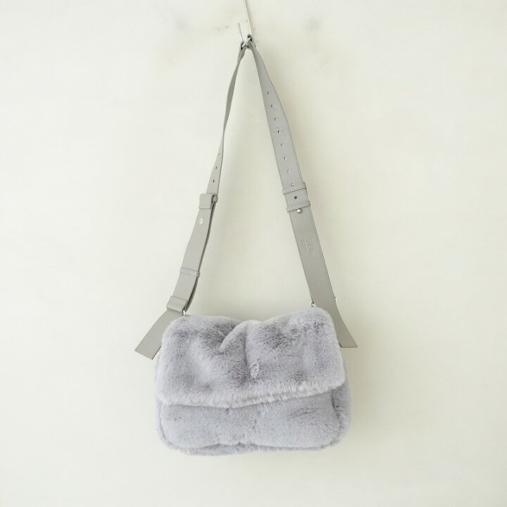 楽天市場】//【美品/定価1.5万】2022/シール sile queue fur crossbody  