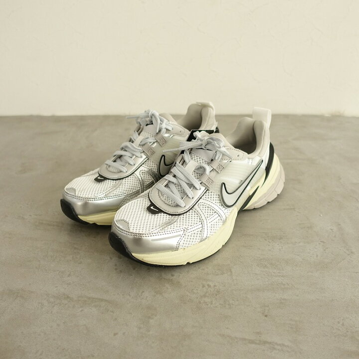 楽天市場】【未使用】ナイキ NIKE V2K ラン スニーカー 38/24 US7/UK4 