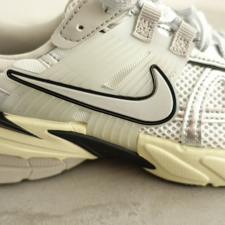 楽天市場】【未使用】ナイキ NIKE V2K ラン スニーカー 38/24 US7/UK4 