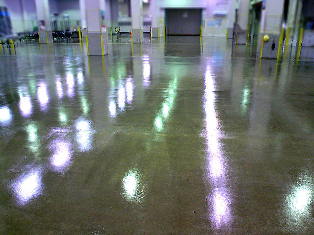 新作ウエアコンクリート クリア防塵塗料 フロアーシールＳ　4.5リットル　（コンクリート床用クリアータイプローラー塗り防塵塗料）クリアー塗料・床工事