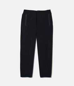 【DESCENTE｜デサント】RELAXED FIT TAPERED STRETCH PANTS　テーパードパンツ　シンプル　ストレッチ性　運動性　快適性　ブラック　春夏【DAMVGD91】