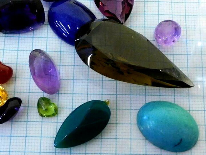 楽天市場】9番 色石 裸石 外し石 ルース まとめ売り □ 約50g カラー  