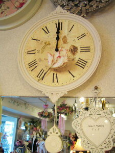 【お買い物マラソン 20%offクーポン】 送料無料 振り子時計 壁掛け 振子 壁掛け時計 フラワークロック アンティーク シャビー ホワイト 白 ロマンチック 姫系 薔薇雑貨ホワイト振り子時計 大