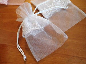 レース飾り付オーガンジーポーチ巾着袋138×85mmサイズ120枚セット(1枚当たり@65円)高品質で大人気! 天然石ジュエリーのお店 プレゼント ラッピング 包装 オーガンジー 巾着 ハッピーエイ