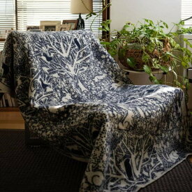 KLIPPAN (クリッパン) | rabbits play, birds rest - forest - (ネイビー) | ウール シングルブランケット (130x180cm) 送料無料 北欧 ミナ ペルホネン mina perhonen