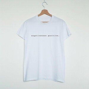 �ySALE �Z�[���zVim Tees | Negativeness positive T-shirt | T�V���c (M/L�T�C�Y)�y�^�C�|�O���t�B �~�j�}���X�g�z