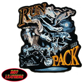 日本未発売! セール価格! ホットレザー [Run With The Pack Wolf Patch] ラン・ウィズ・ザ・パック・ウルフ ワッペン! 狼 パッチ 米国バイカー専門アパレルブランド ホットレザーから直輸入! ウェアのカスタムに! 布製 アイロン対応 サイズ小