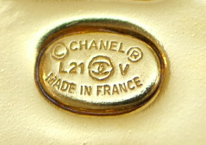 楽天市場】シャネル CHANEL ピアス L21 プレート ロゴ ラインストーン 