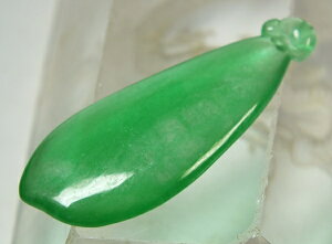 ■龍香堂■☆ミャンマー氷種翡翠(アイスジェダイト)トップ34mm(v55)