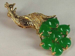 ■龍香堂■☆ミャンマー翡翠(ひすい)ブローチ「孔雀」